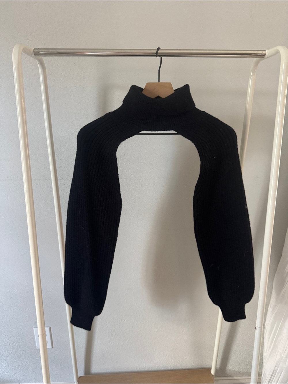 Black Ribbed Cut-Out Sleeves Sweater Shrug